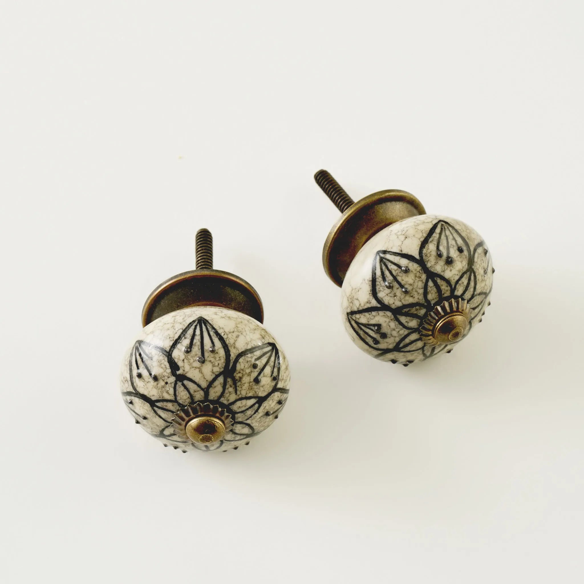 Leila Ceramic Floral Cabinet Knobs texture detail