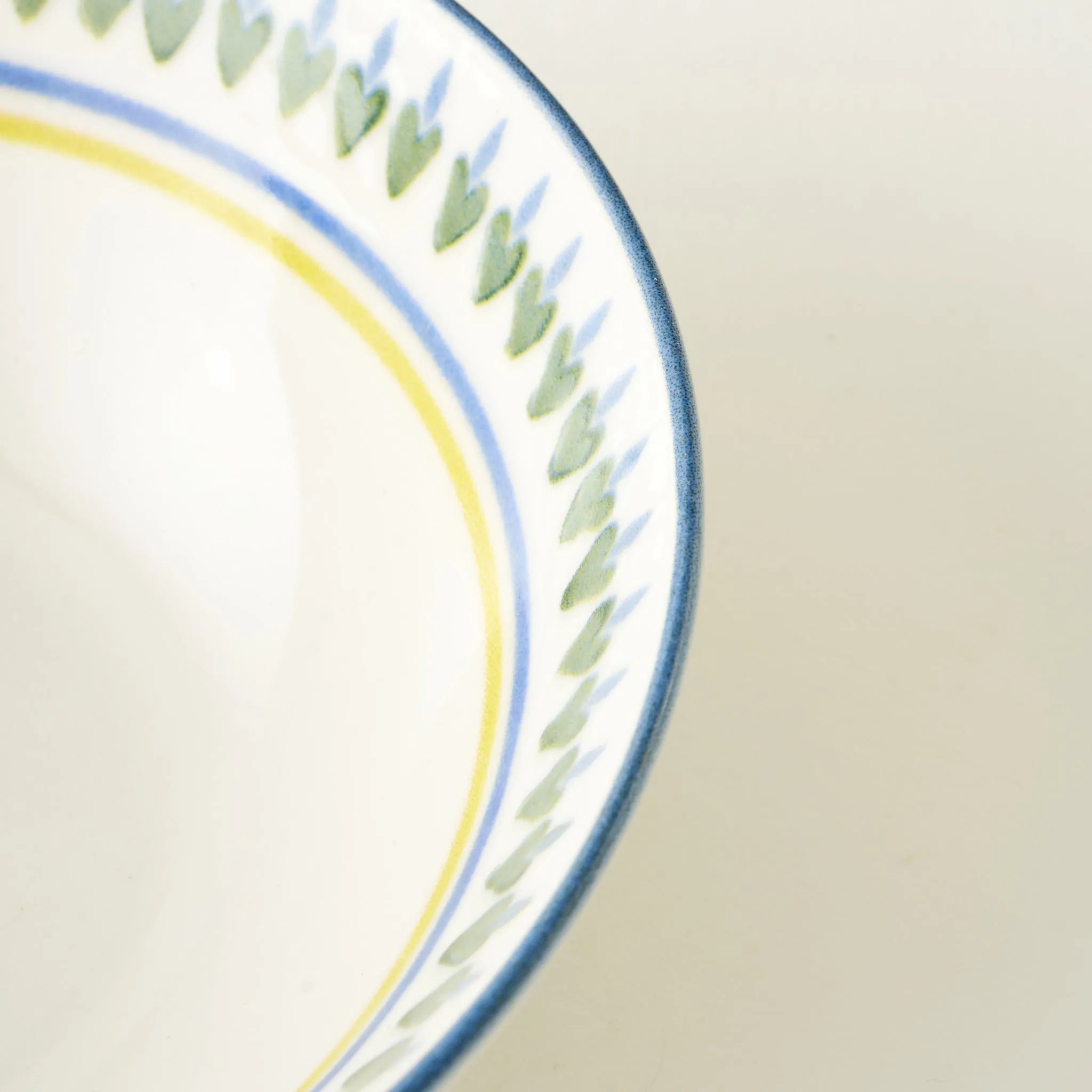 Lemoncello 24 Piece Porcelain Dinnerware Set texture detail