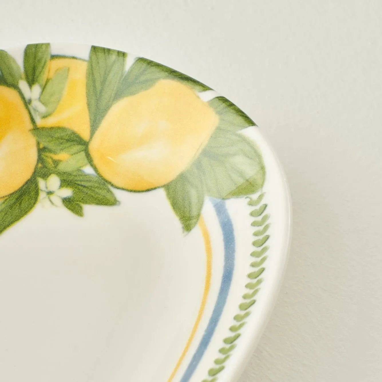 Lemoncello Porcelain Serving Platter - 11" detail view