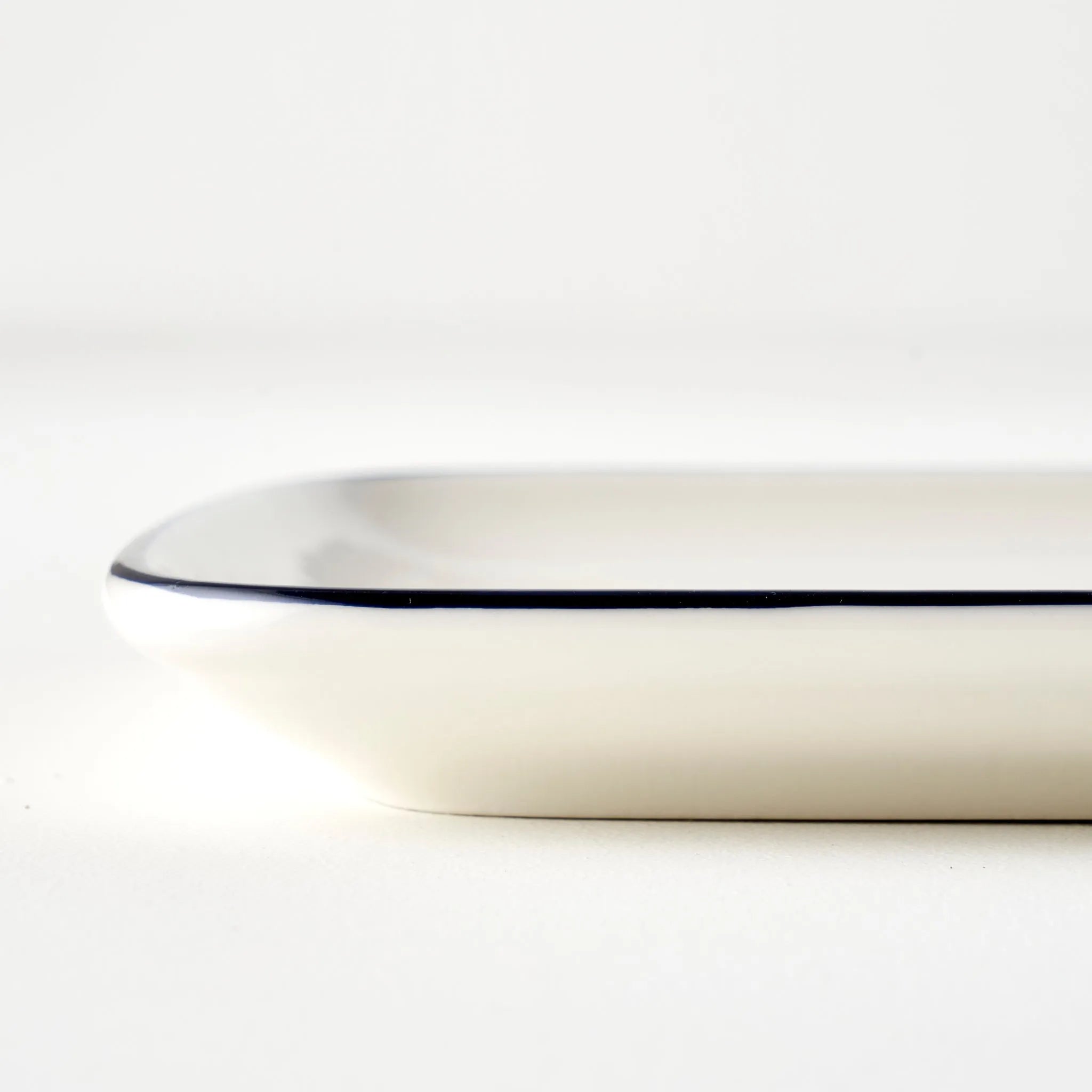 Line 'La Dolce Vita' Porcelain Serving Platter texture detail