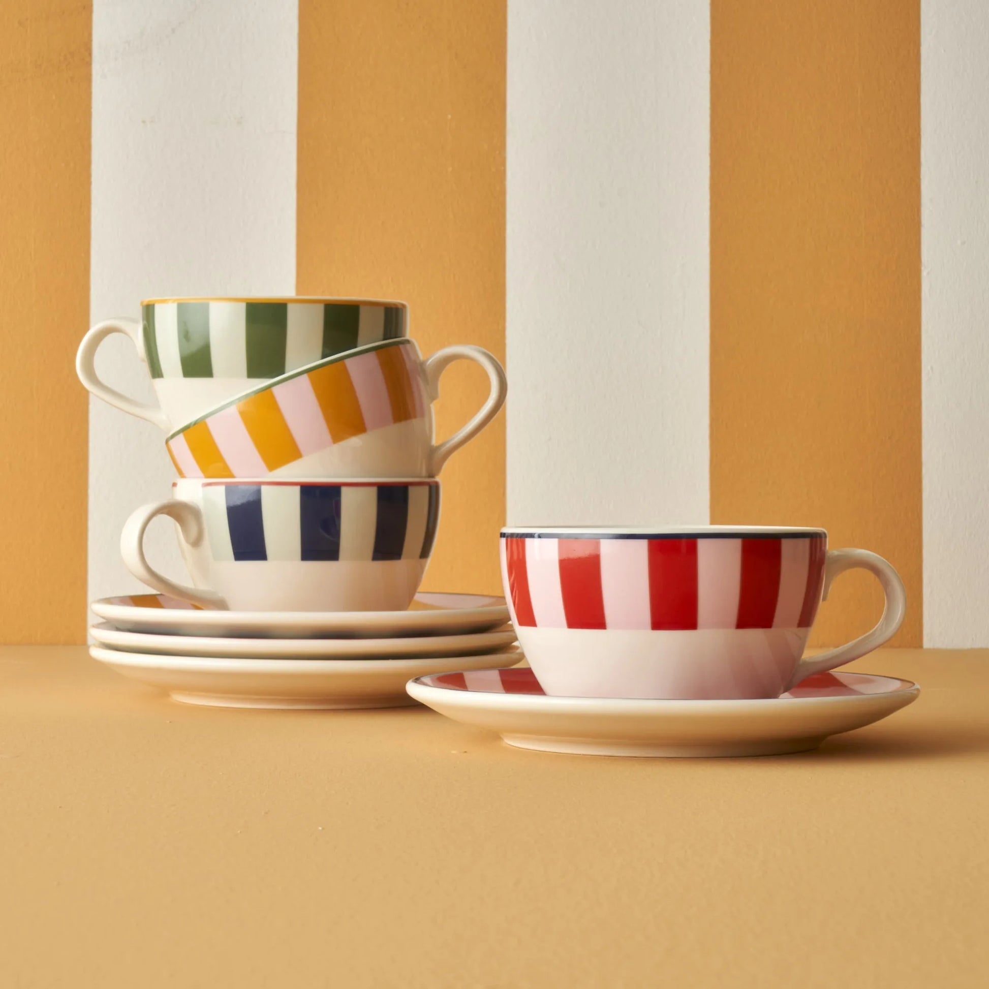 Line Porcelain Tea Cup Set (2 Pieces) design detail