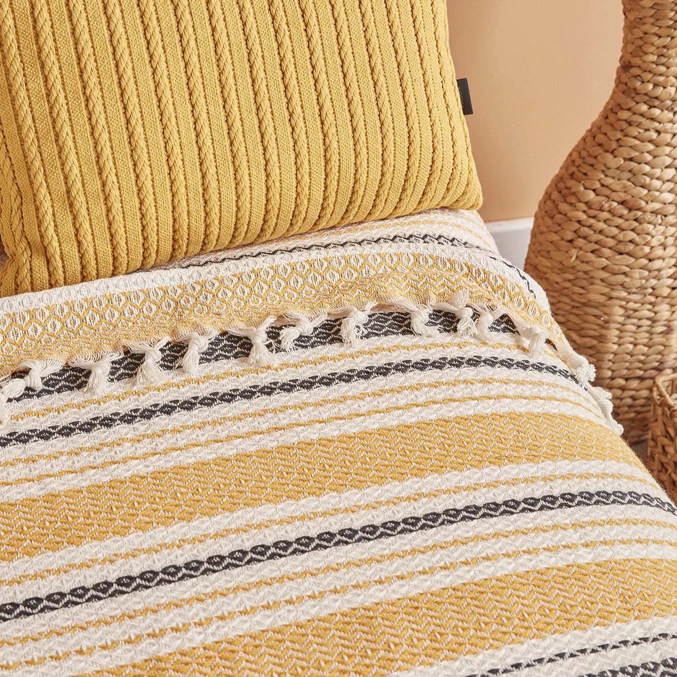 Linea Striped Bedspread with Tassels detail view