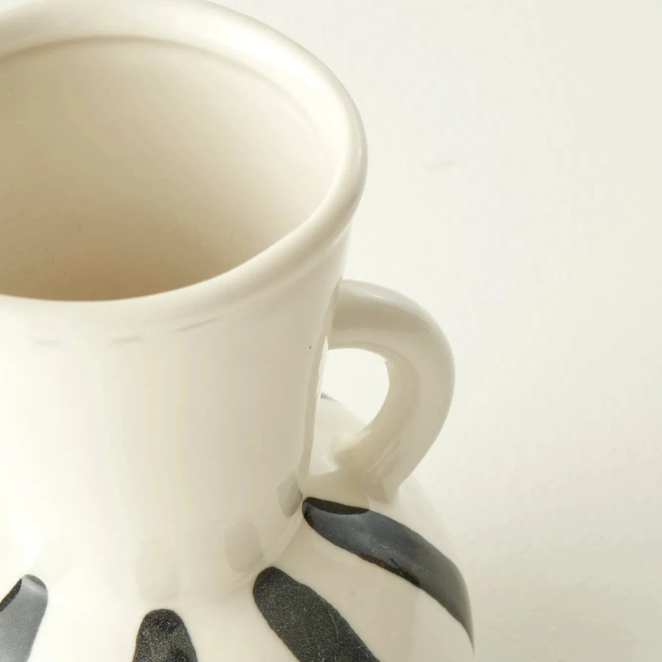 Liora Ceramic Vase texture detail