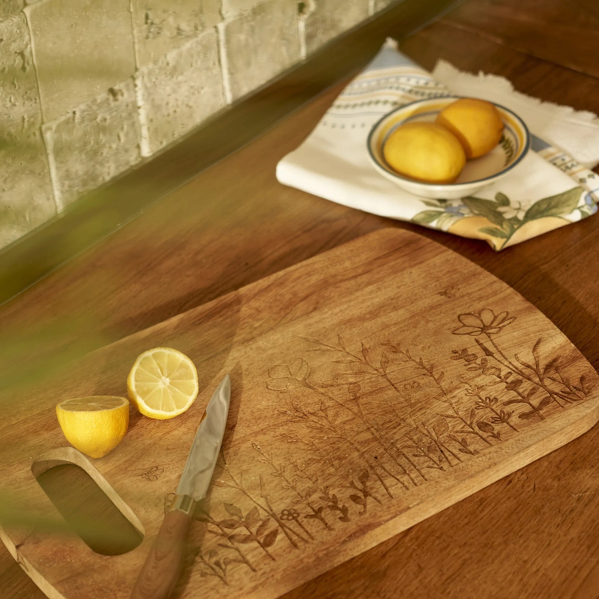 Lola Floral Etched Mango Wood Serving Board texture detail