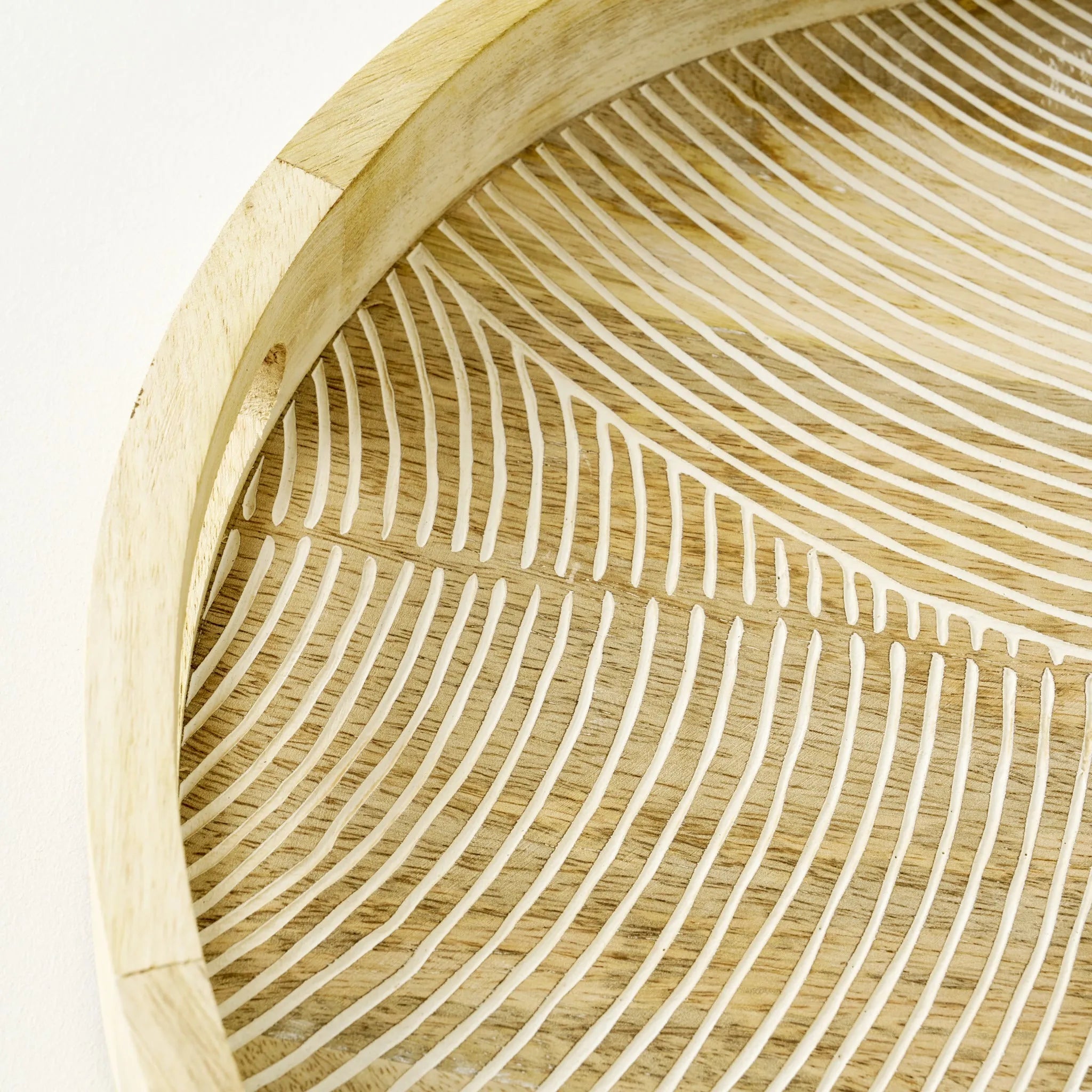 Luna Mango Wood Round Decorative Tray detail view