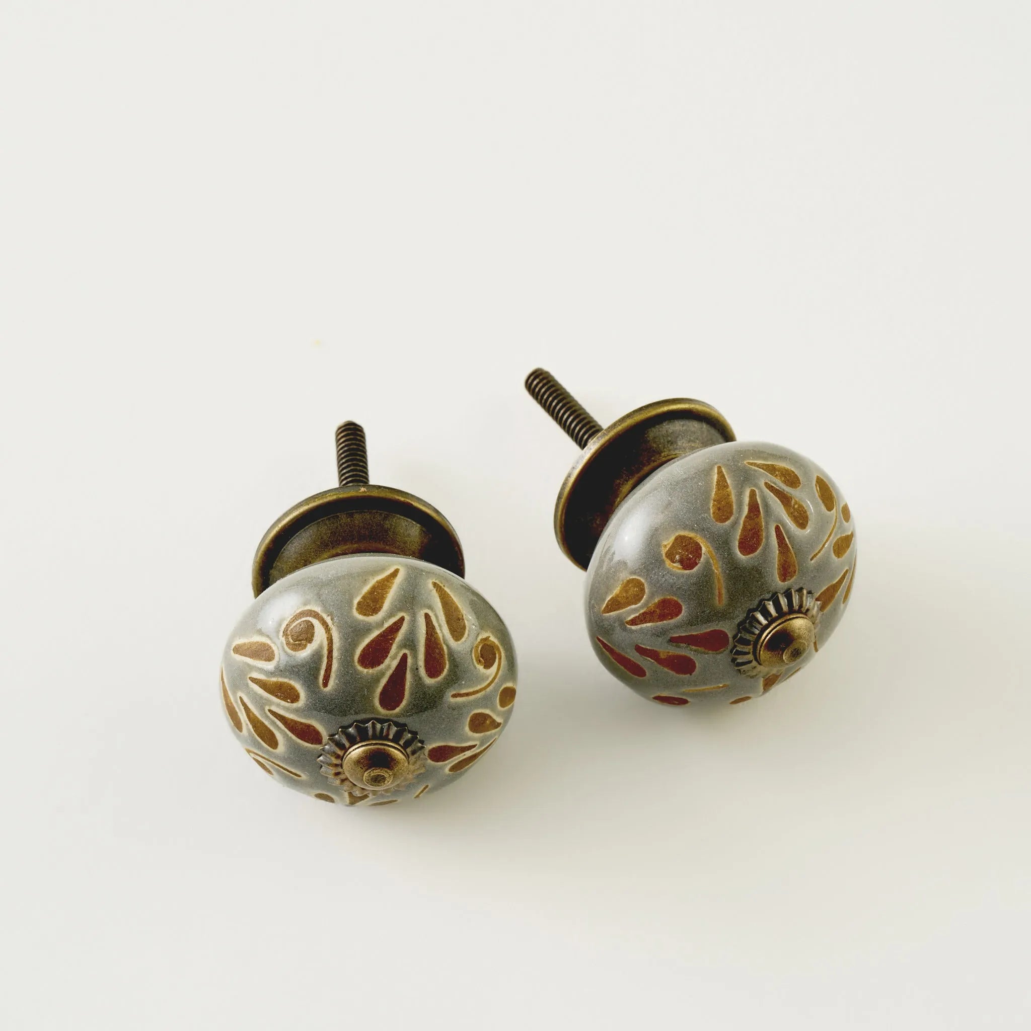 Mae Ceramic Cabinet Knob (Set of 2) texture detail
