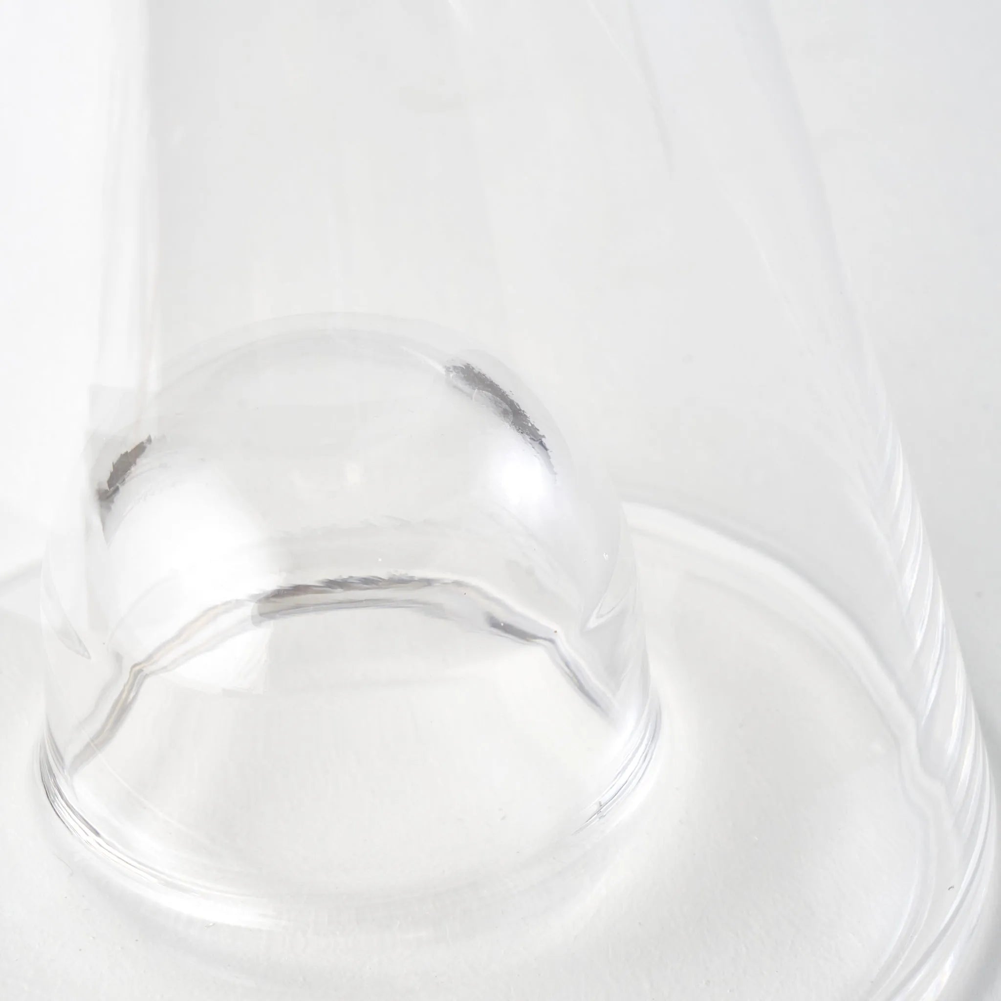 Magic Glass Carafe with Glass Sphere Stopper texture detail