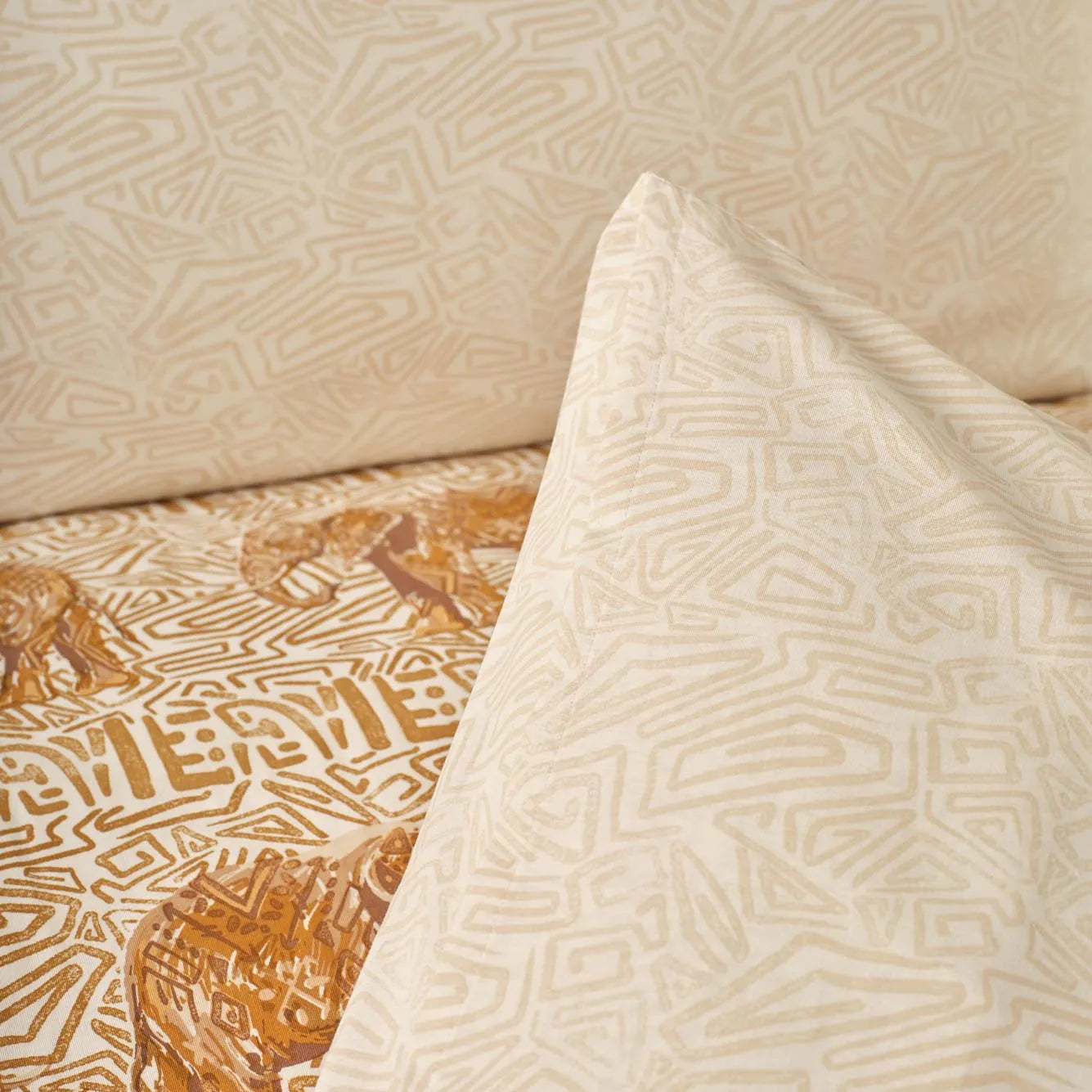 Marlin Cotton Sateen Duvet Set texture detail