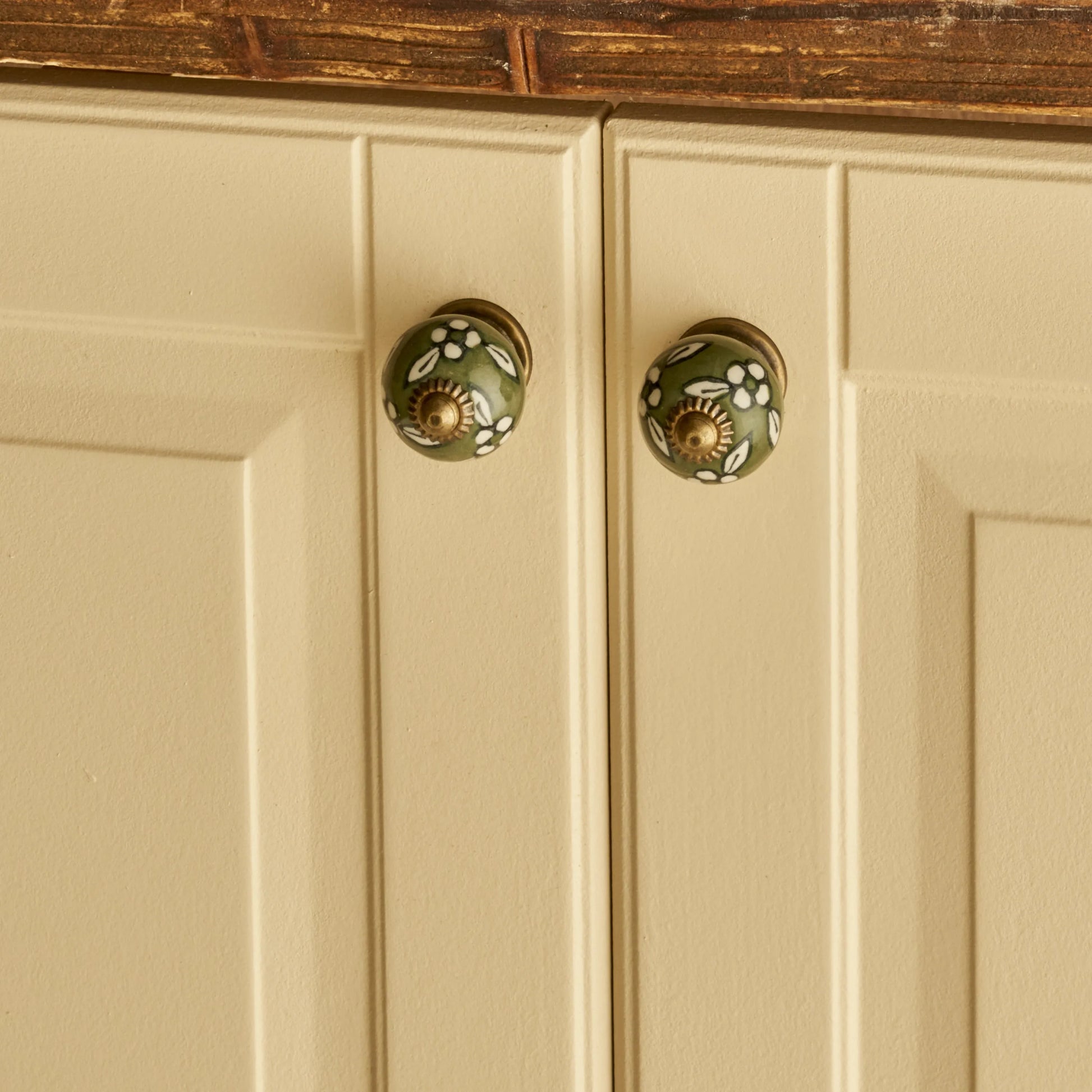 Milo Ceramic Cabinet Knobs (Set of 2) detail view