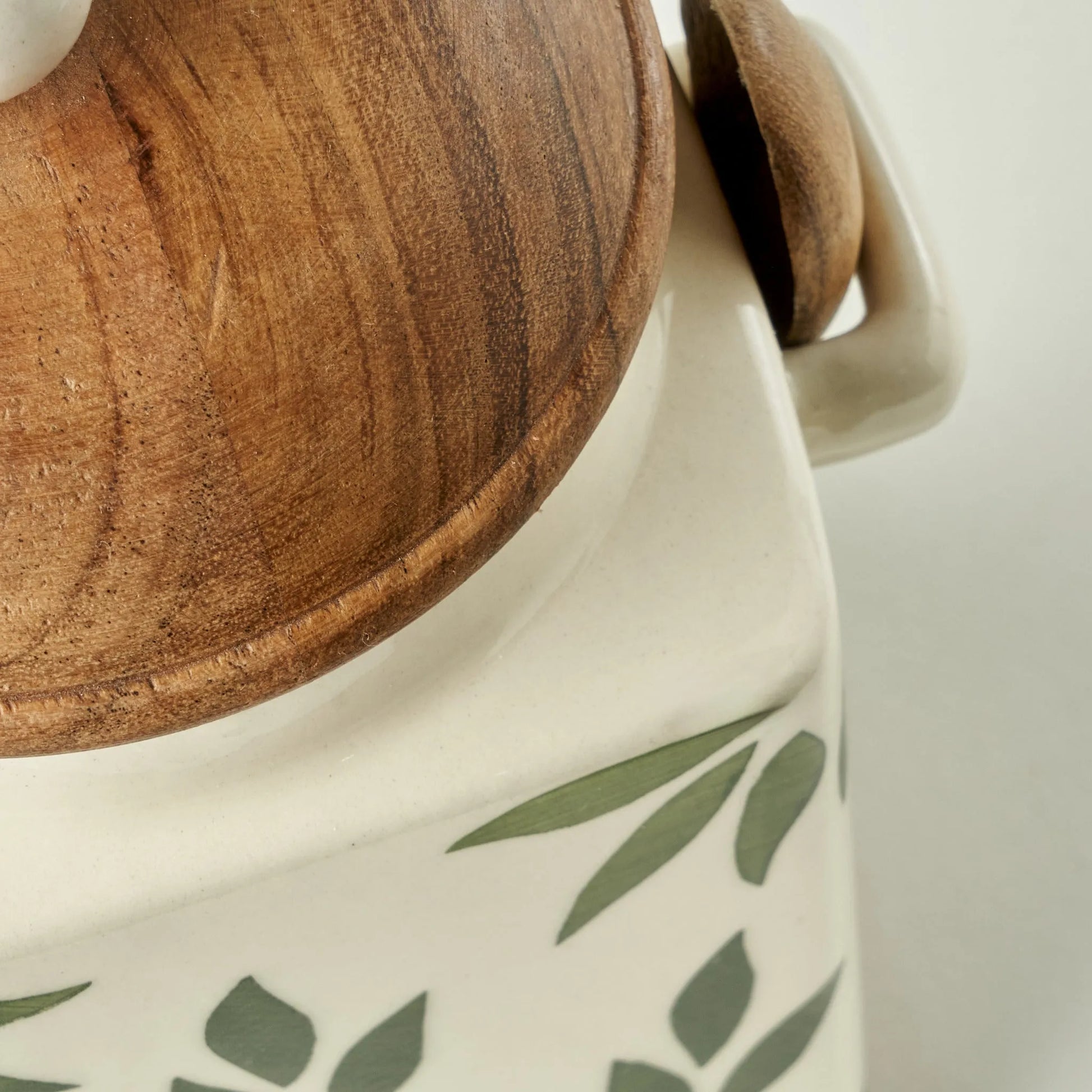 Molly Ceramic Jar with Acacia Lid & Spoon texture detail