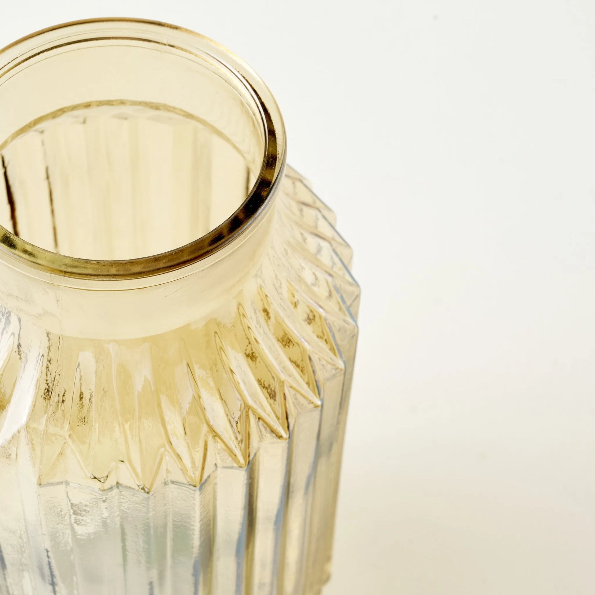 Nilda Ribbed Glass Vase texture detail