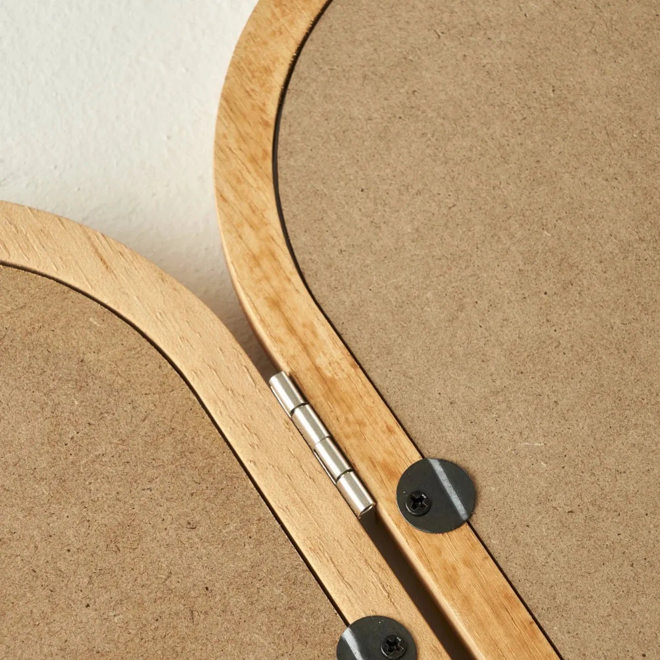 Nyla Aluminum Picture Frame Set design detail