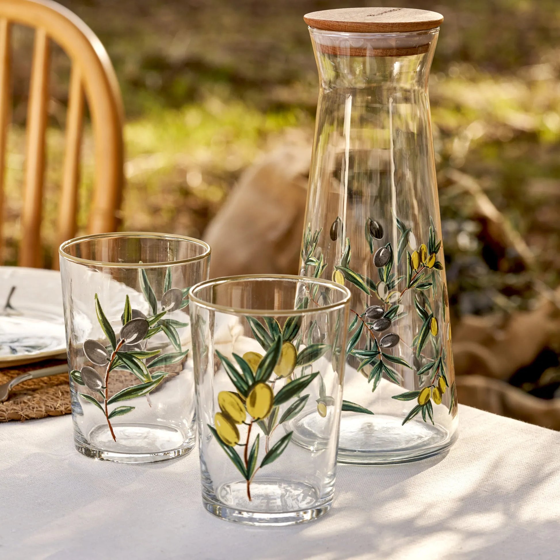 Olive Design Glass Carafe with Wooden Lid texture detail