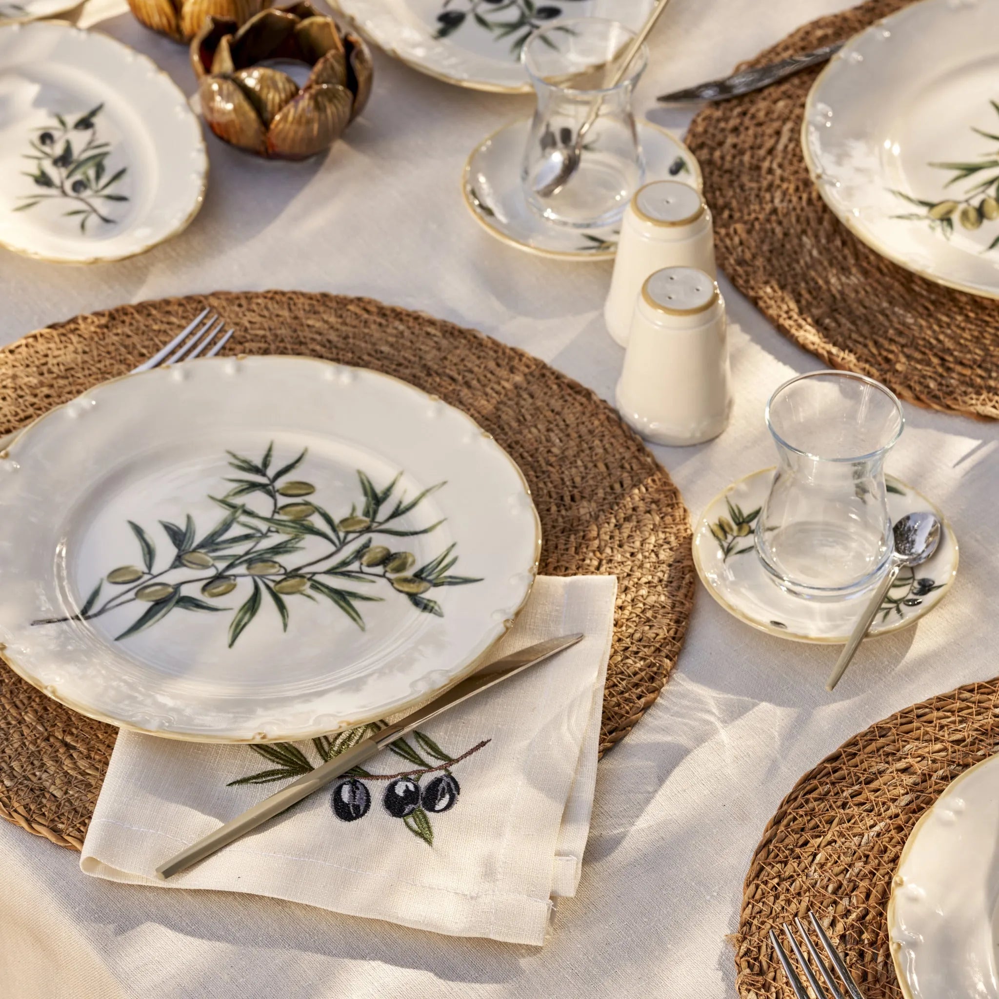 Olive Porcelain Dinner Plate texture detail