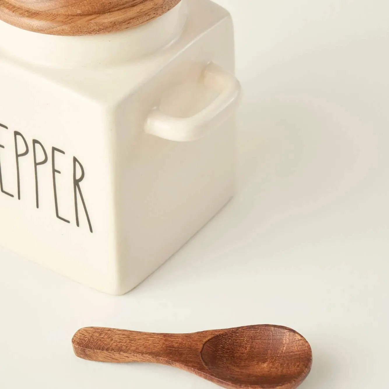 Pepper Ceramic Jar With Acacia Lid & Spoon detail view