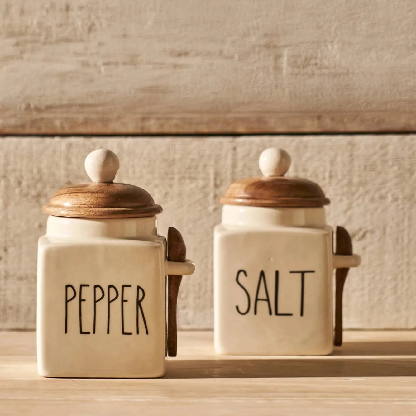 Pepper Ceramic Jar With Acacia Lid & Spoon side view
