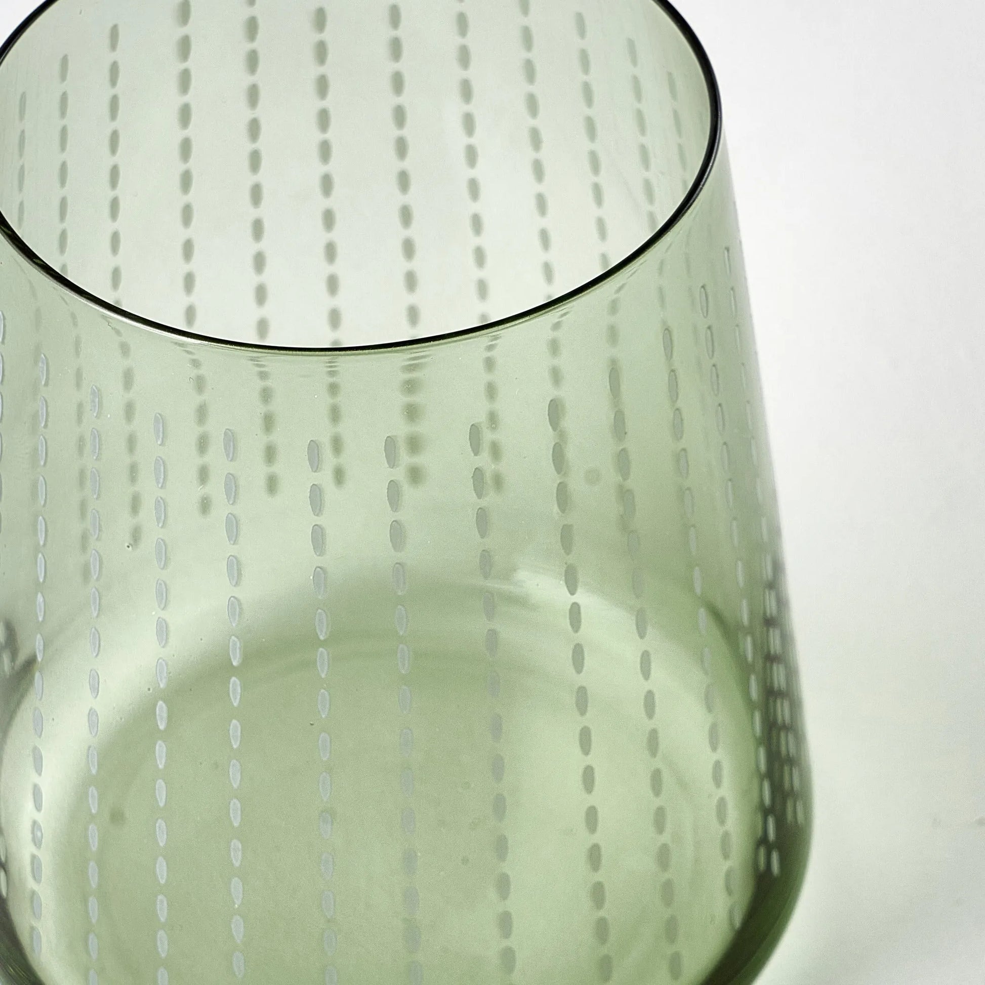 Point Dotted Tumbler detail view
