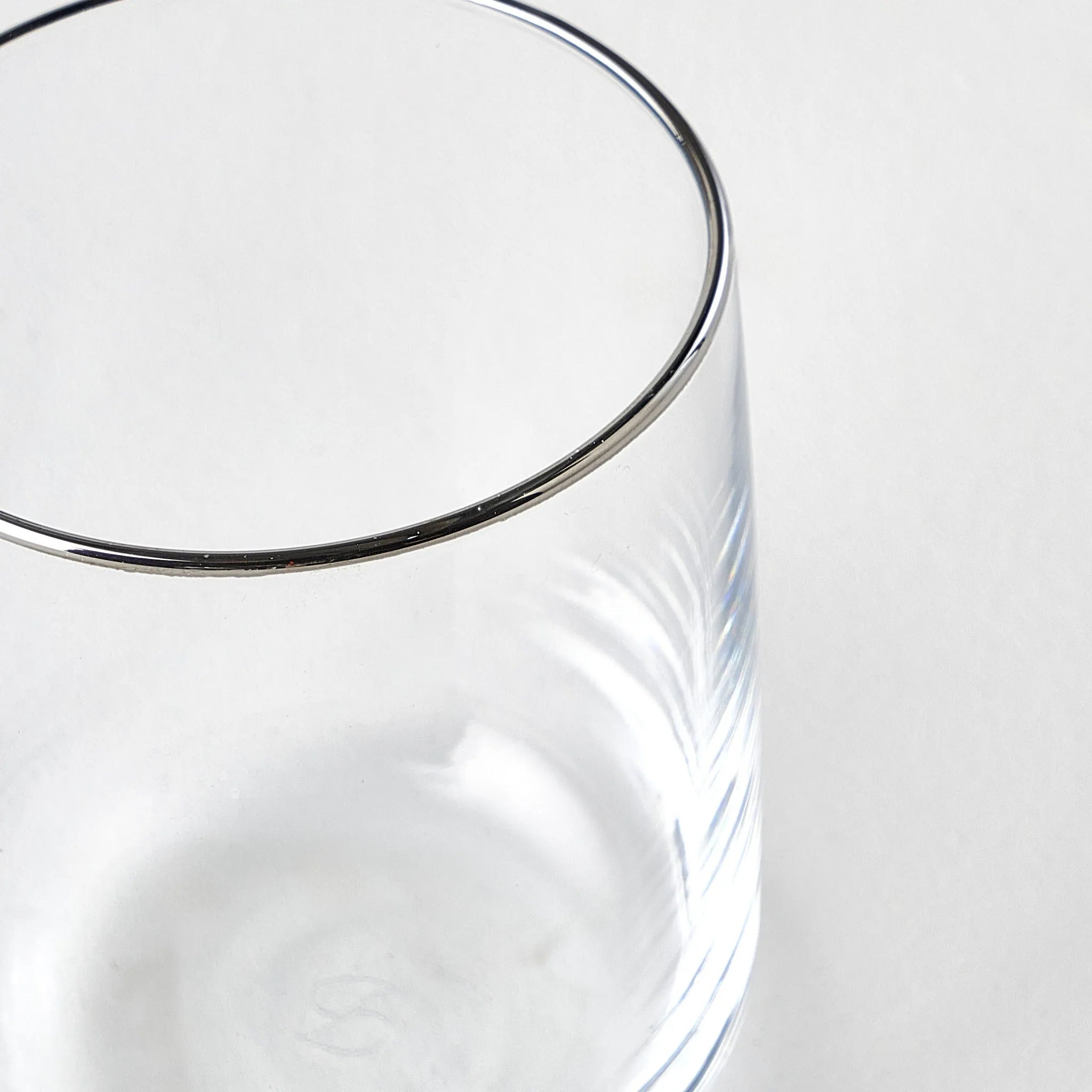 Premium Tumbler with Silver/Gold Rim detail view