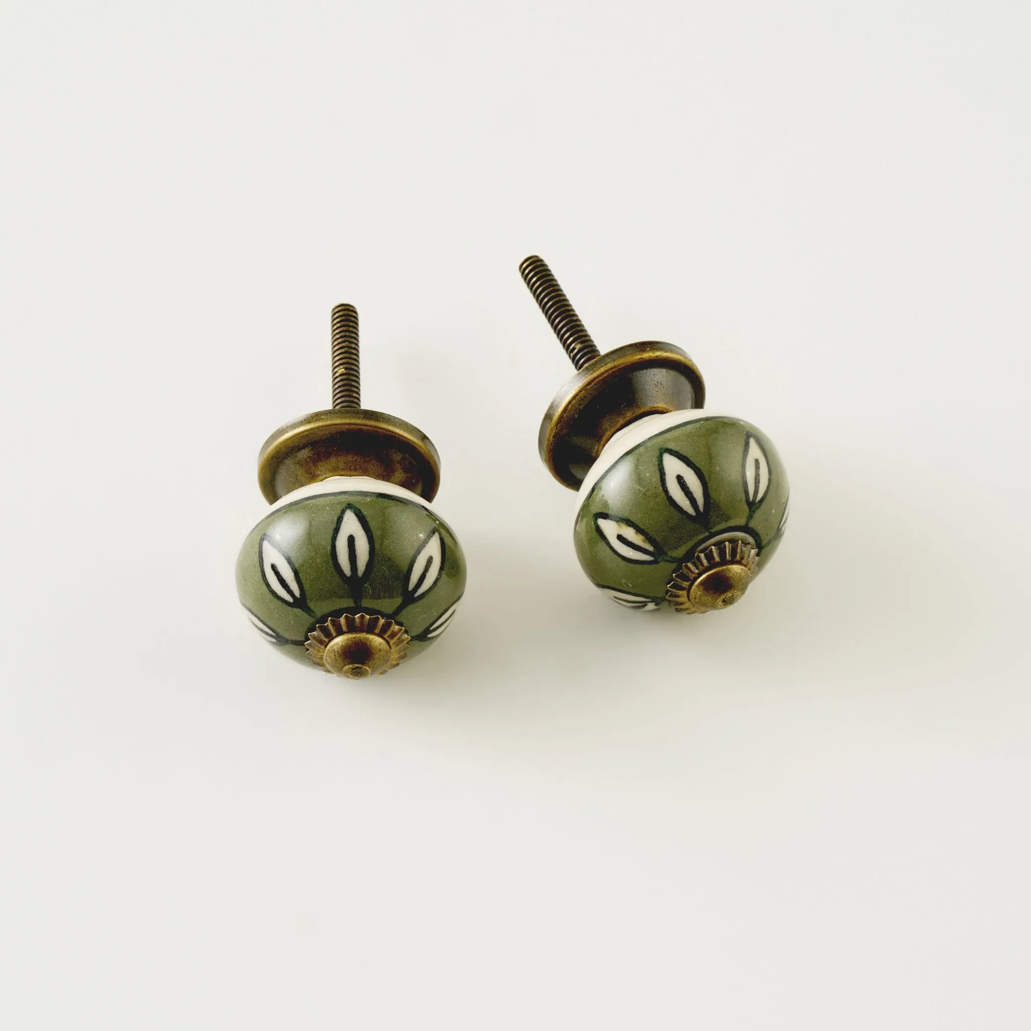 Ruth Ceramic Cabinet Knob (Set of 2) texture detail