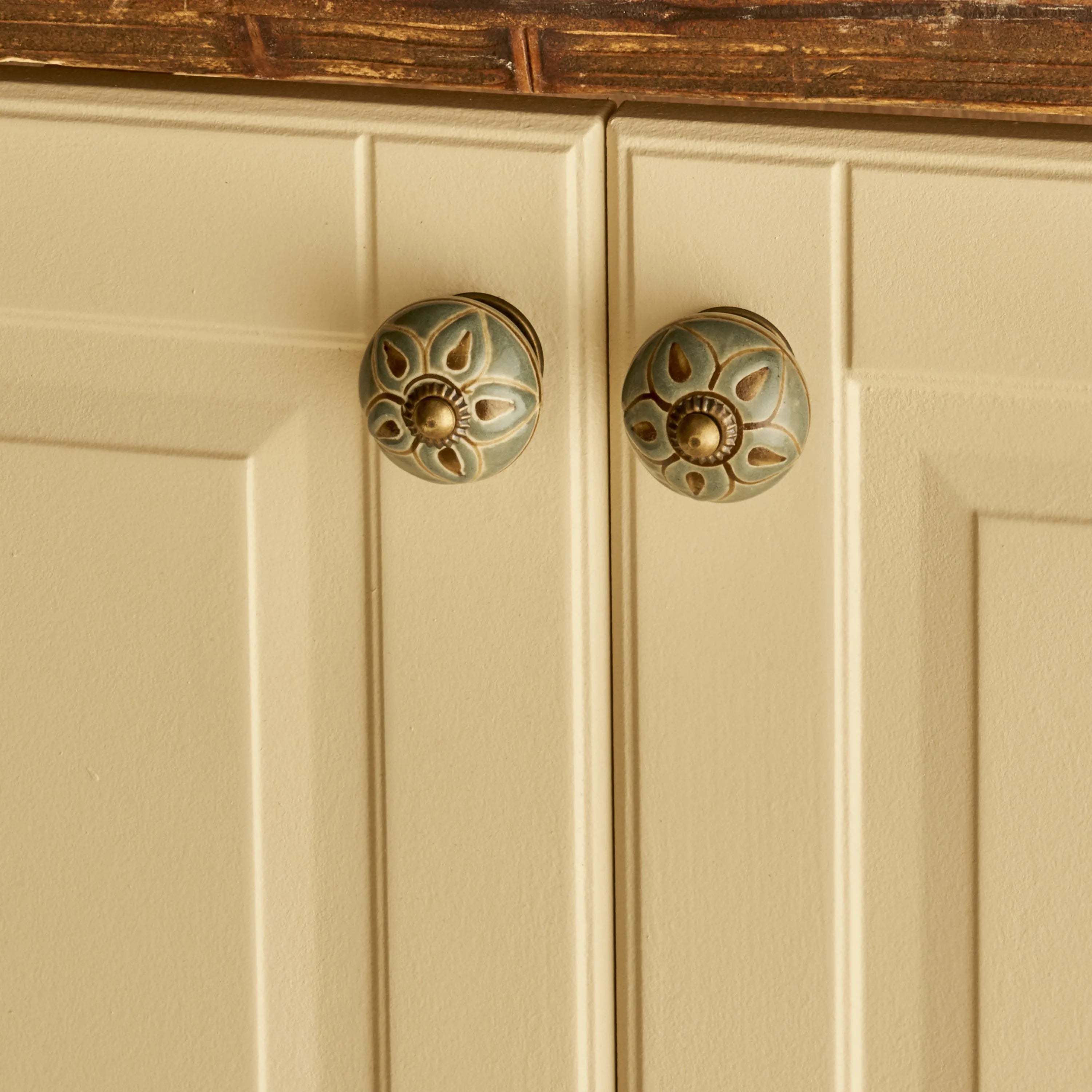 Sasha Ceramic Cabinet Knob (Set of 2) detail view
