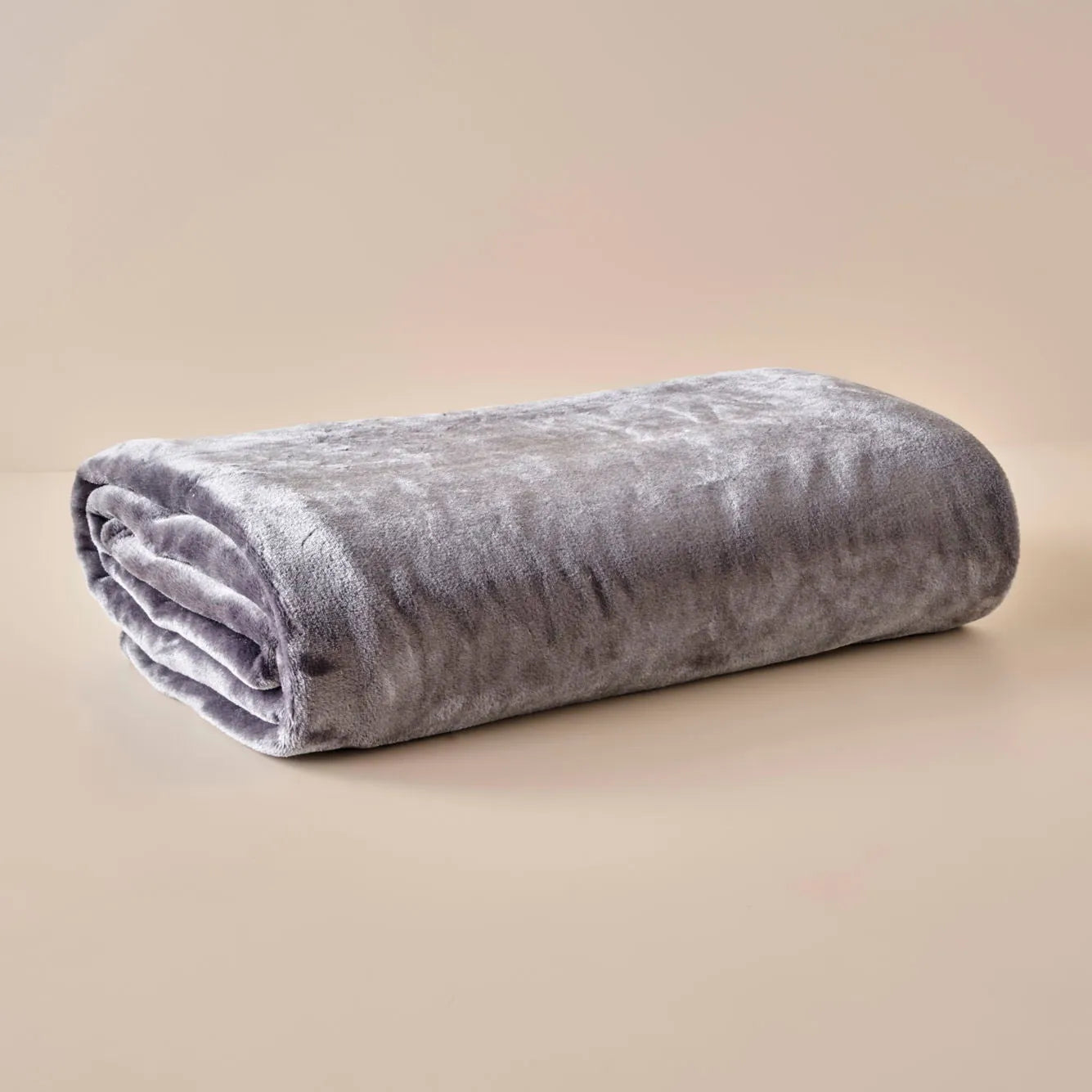 Shelly Wellsoft Plush Throw Blanket texture detail