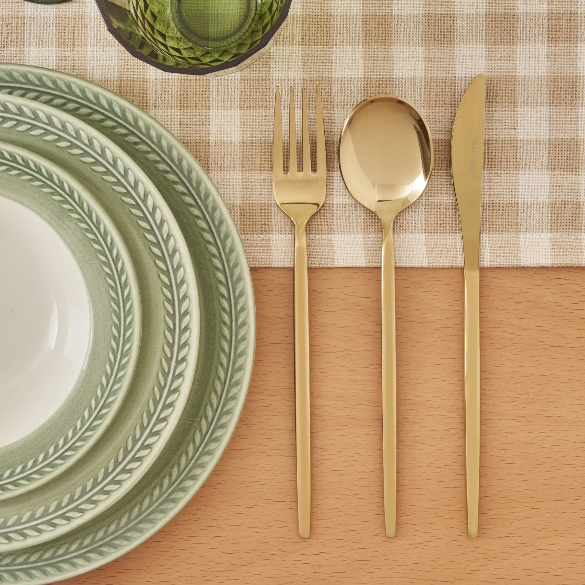 Siena 18-Piece Gold Flatware Set design detail