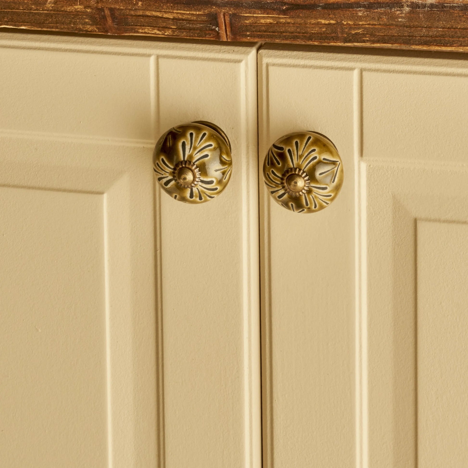 Taro Ceramic Cabinet Knobs (Set of 2) detail view