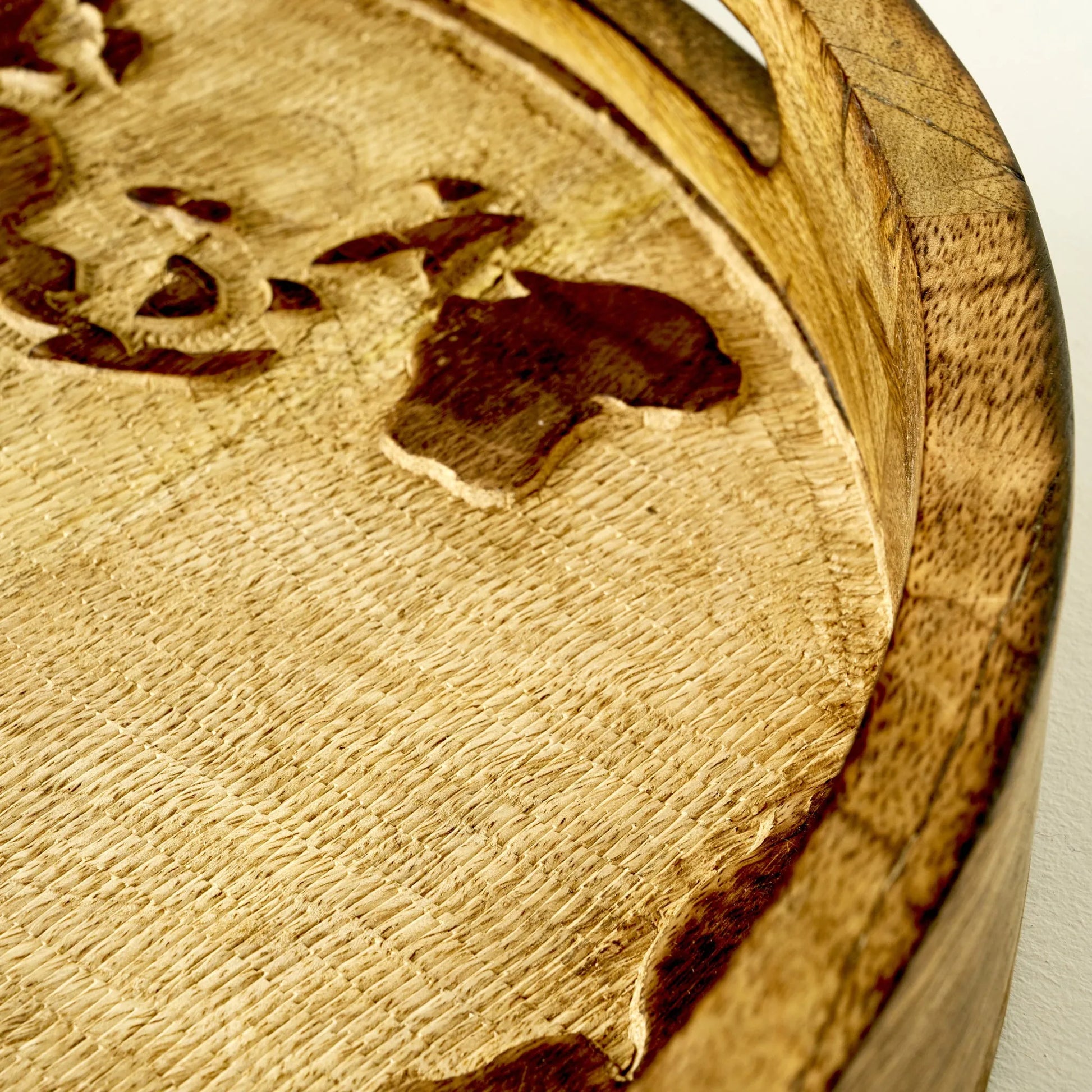 Tina Mango Wood World Map Decorative Tray texture detail