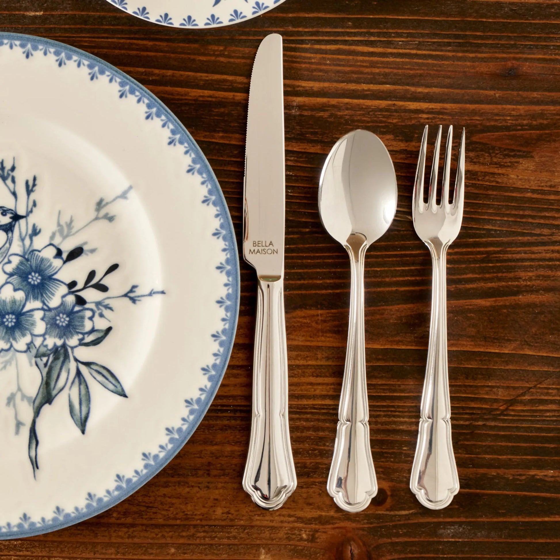 Torino 18-Piece Elegant Flatware Set texture detail