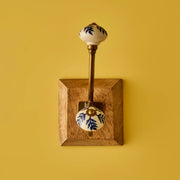 Valor Mango Hook with Ceramic Knob