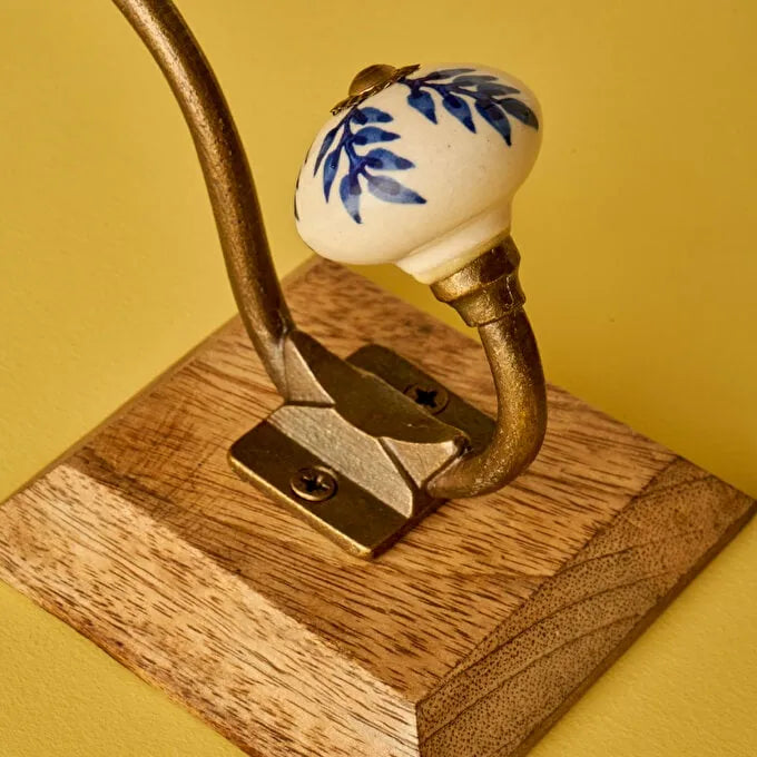 Valor Mango Hook with Ceramic Knob detail view