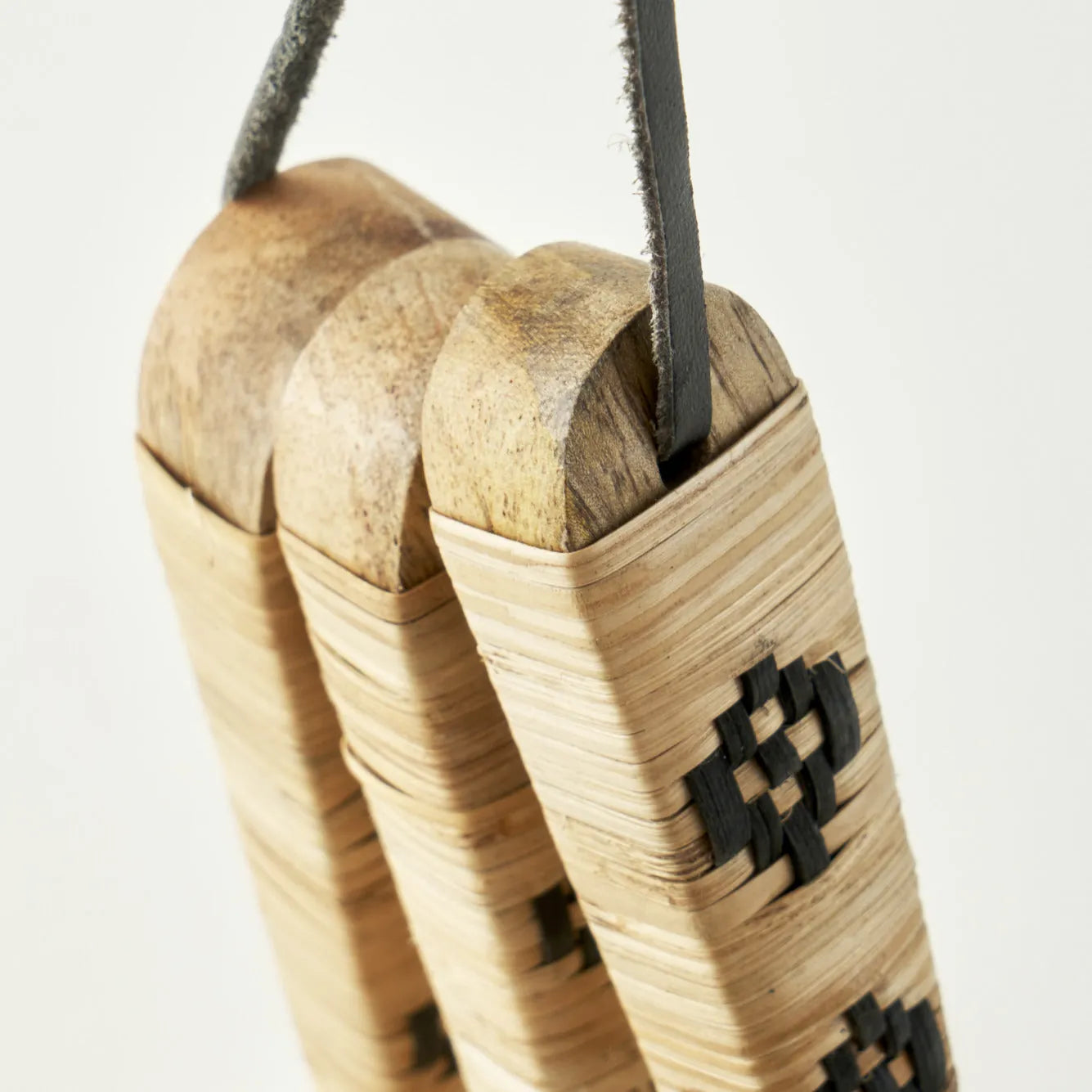 Varna Mango Wood Measuring Spoon Set design detail