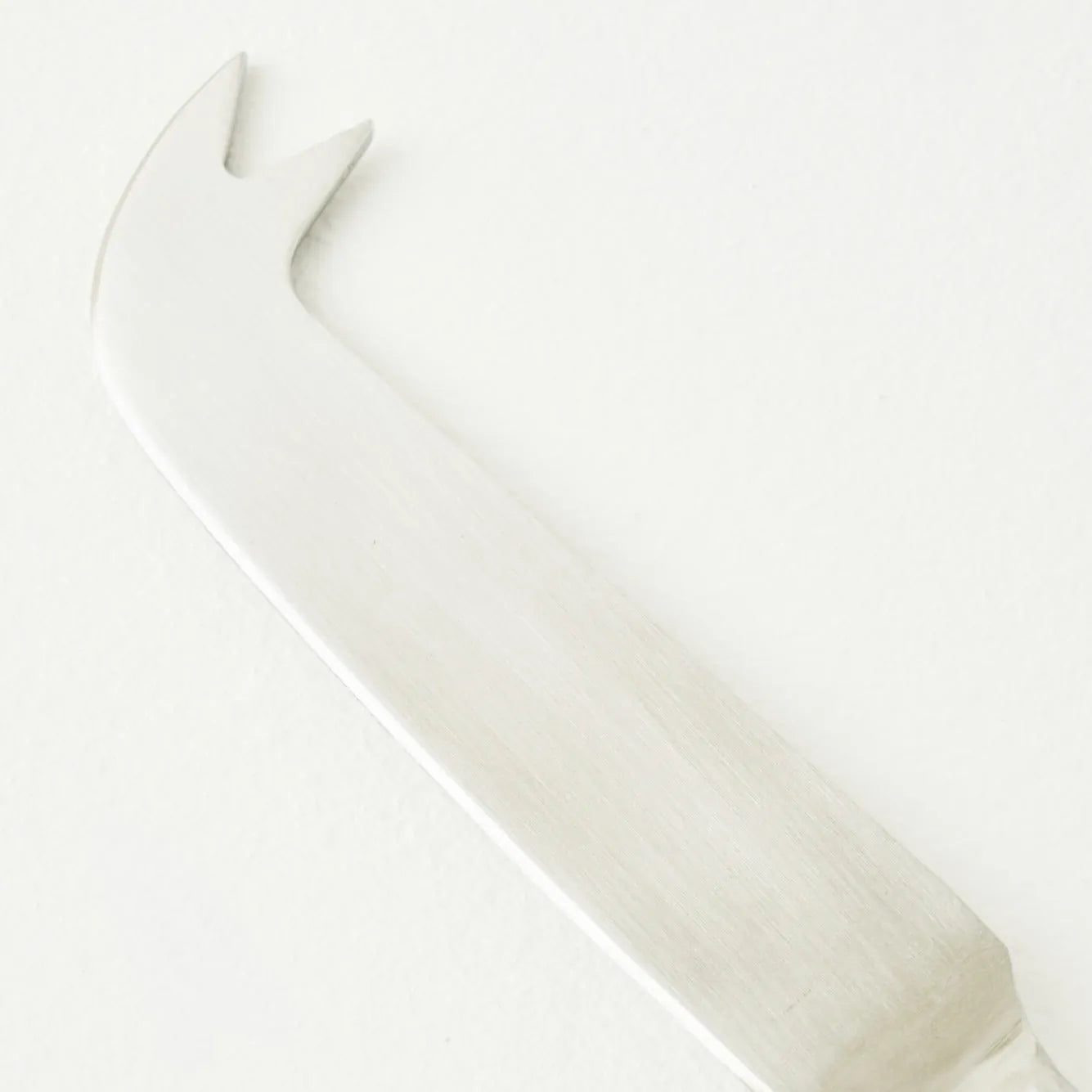 Varna Rattan Wrapped Cheese Knife Set (3-Piece) texture detail