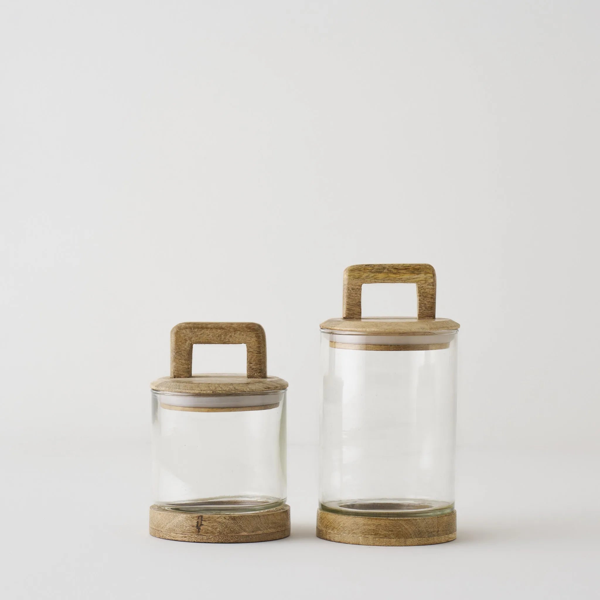 Verre Glass Jar with Mango Wood Lid design detail