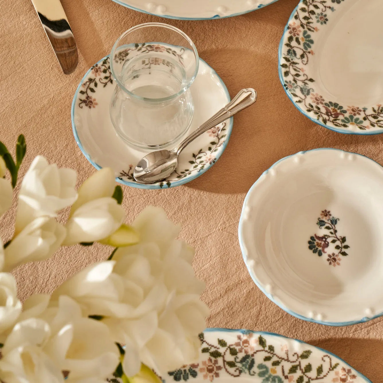 Vintage 26 Piece Breakfast Set additional view