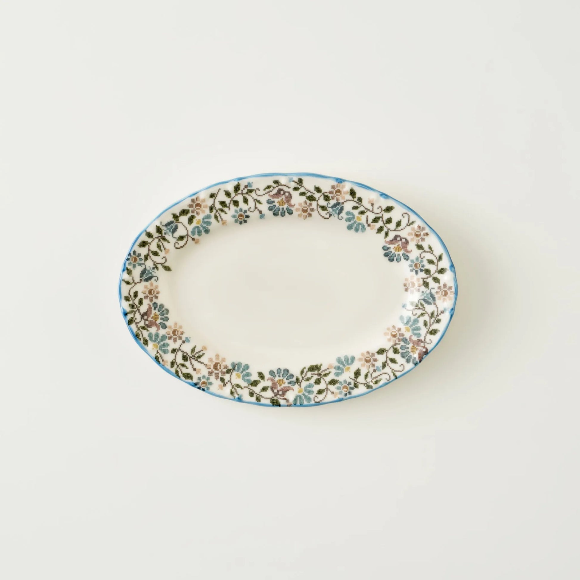 Vintage Porcelain Serving Platter design detail