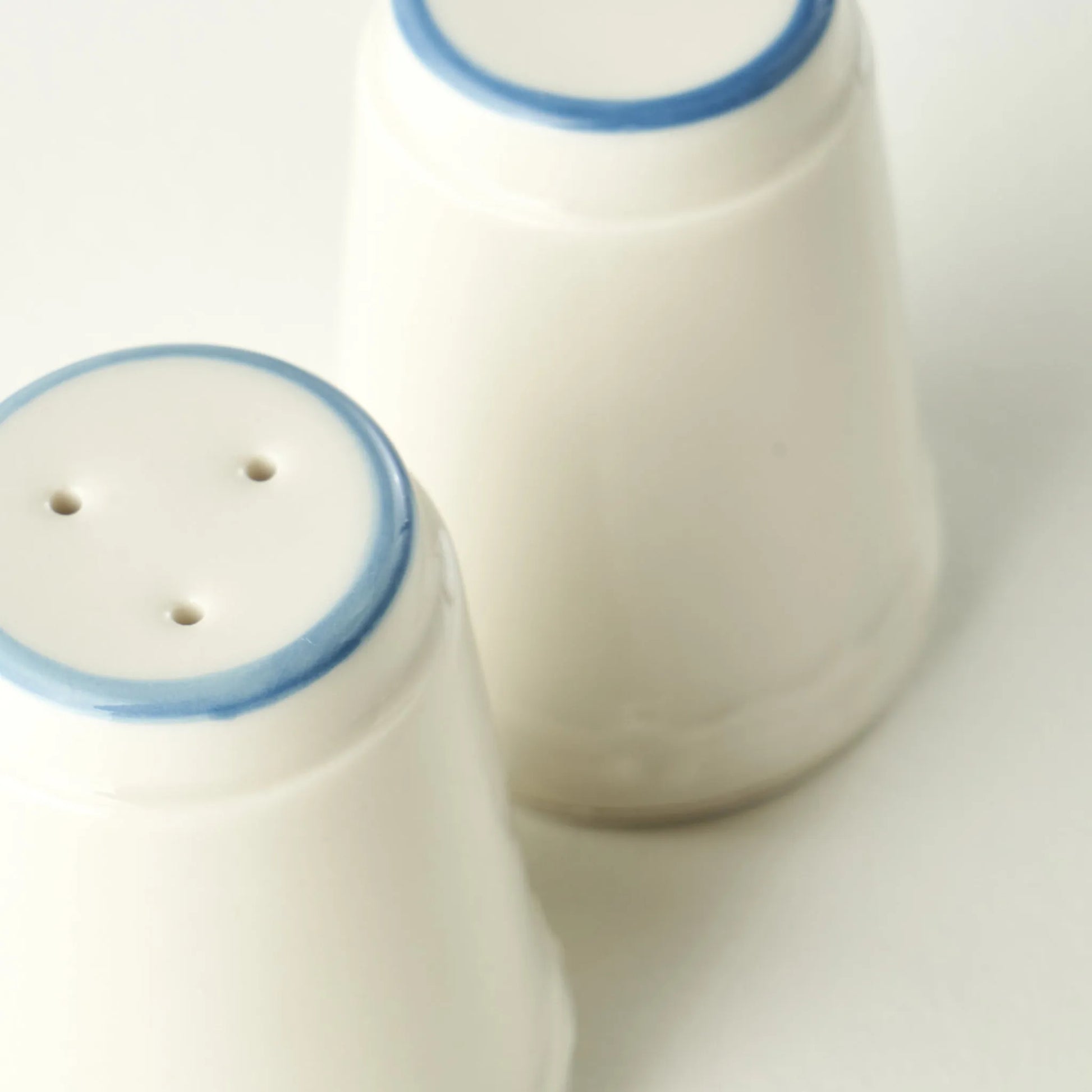 Vintage Salt Pepper Shaker Set detail view