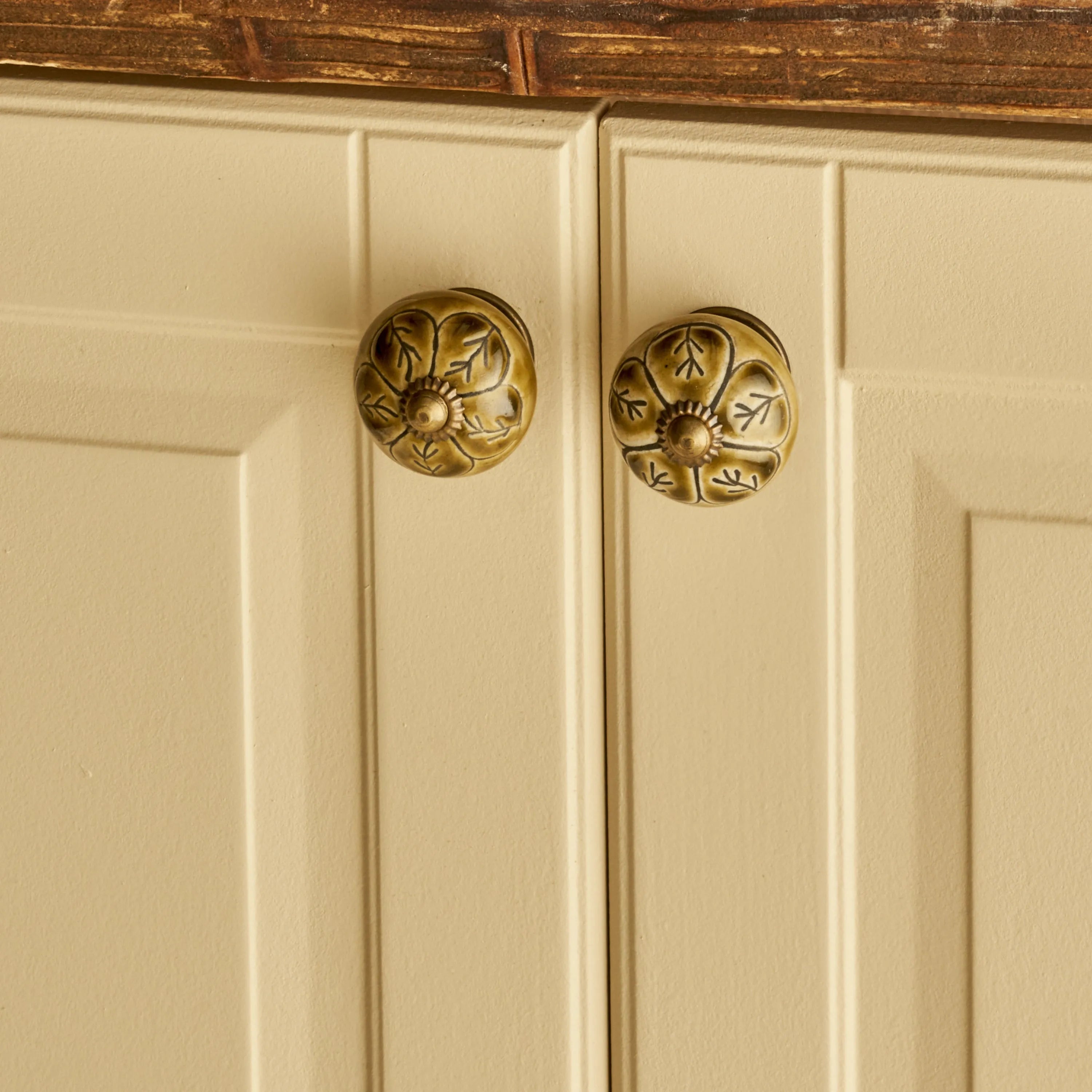 Viole Ceramic Cabinet Knobs (Set of 2) detail view