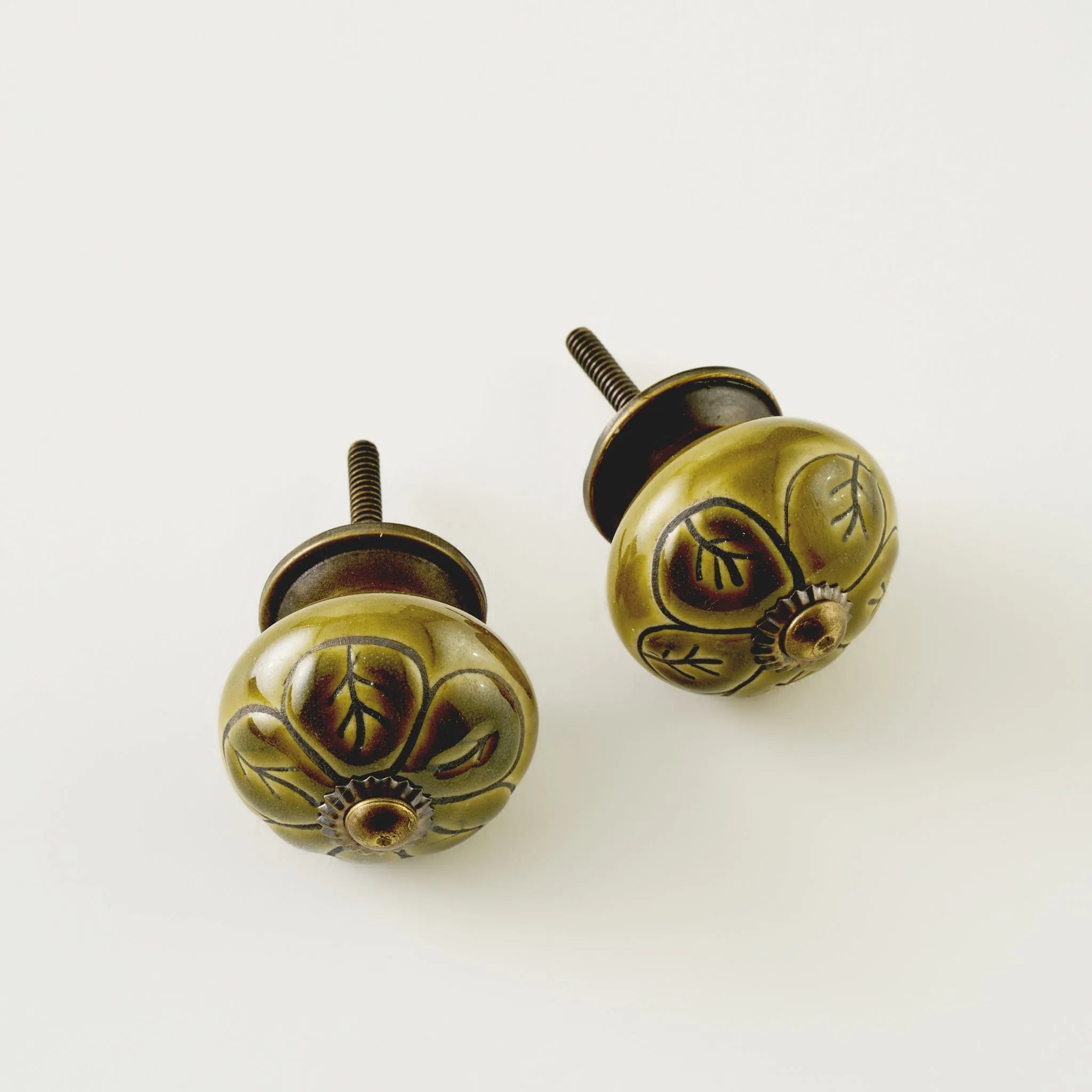 Viole Ceramic Cabinet Knobs (Set of 2) texture detail